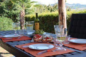 Lekker eten onder de pergola | Vakantiewoning Casa Cipresse